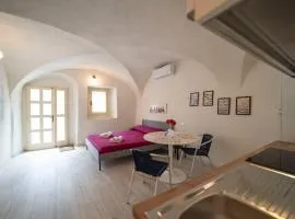 Lavinia Suite - Romantic & New!
