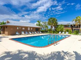 Bass & Sun Condominium 2/2 Bedroom, hotel din Clewiston