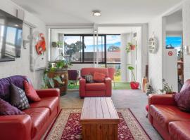 A Larger Slice of Fremantle 3bed apt. Wifi-Netflix、フリーマントルのアパートメント