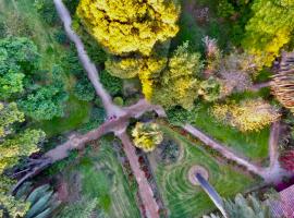 Strip Center Suites by Casona Lo Aguirre, hotell sihtkohas El Monte