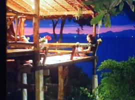 Littleduck bungalow Koh Chang Ranong, cottage in Koh Chang Ranong