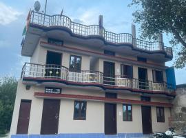 Greens Valley Homestay and Resort, hotel di Tehri