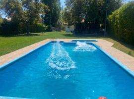 Casa con piscina mena, hotel di Los Andes