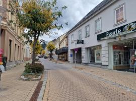 Gudzevic Ferien Unterkünfte A - 5, hotel barato en Gloggnitz