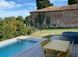 Magnifique villa avec piscine et spa, hotel blizu znamenitosti Toulouse Palmola Golf Course, Saint-Jean-Lherm