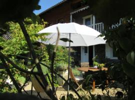 Le Balcon Commingeois, bed & breakfast σε Chein-Dessus