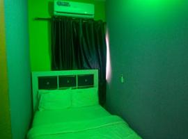 BLOCK 3 HOTEL AND SUITES, hotel v destinaci Lagos