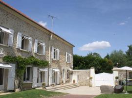 Maison Hermitage, hotel with parking in Aincourt