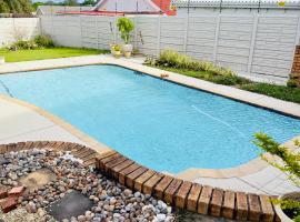 Apartment on Liddiard, hotel in East London