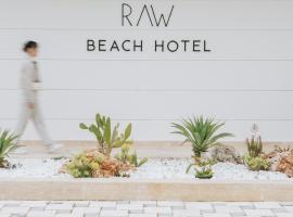 RAW BEACH HOTEL, hotel in zona Aeroporto di Antalya - AYT, Antalya (Adalia)