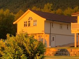 Sivert´s kontorhotell, hotel with parking in Tomrefjord