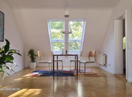 Modernes Apartment mit 3 Zimmern, feriebolig i Karlsruhe