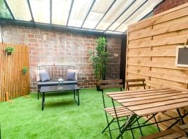 Le Cocon Citadin, Terrasse couverte, Gare Wifi, מלון בורנו