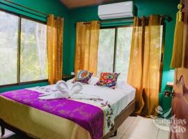 Casita Verde, 800 mts from beach, Hotel am Strand in Playa Hermosa