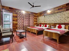 Hotel Ab-i-Hayat, khách sạn ở Srinagar
