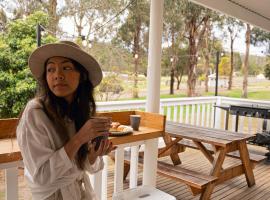 Eight Acres Lakes Entrance، فندق يسمح بالحيوانات الأليفة في ليكس إنترانس