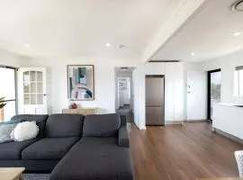 Free night on us this winter at Coastal Breeze - 67 Burrill Street