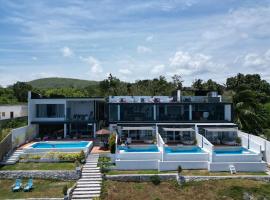 Epic Suites Bohol ADULTS ONLY, hotelli kohteessa Dauis