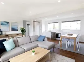 Coastal Charm - 67 Burrill Street