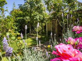 Secret Garden Cottage Busselton, hotel v destinaci Busselton