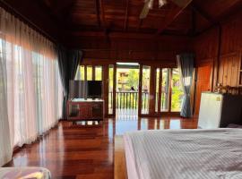 Bann Rai I Na, villa i Phrae