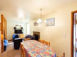 Chalet Duplex à Peyragudes – 3 Chambres, Cheminée, Terrasse, Près des Sentiers et Télécabine - FR-1-695-38