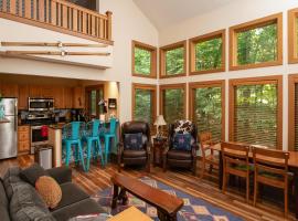 Boyne Mountain Disciples Village 662, caba&ntilde;a o casa de campo en Boyne Falls