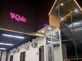 V Quin, hotel di Semarang