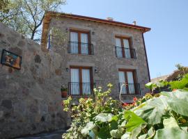 Olive Ranch Guest House, hotel with parking in Bergas