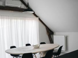 Gezellige loft met twee slaapkamers, departamento en Ypres