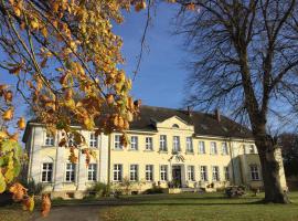 Gut Manderow an der Ostsee, hotel with parking in Hohenkirchen