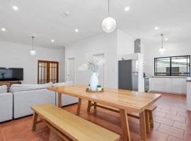 Super House, Super Host, hotel em Kalgoorlie