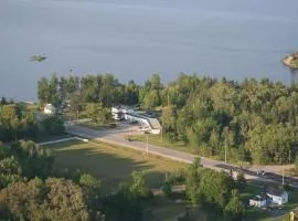 Edgewater Motel and Campground