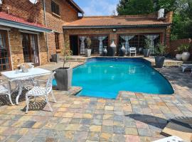 Royal Villa Guesthouse, hotel en Brakpan