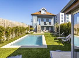Douro Prestige Urban Retreat with shared S-Pool & Gym, cabaña o casa de campo en Oporto