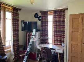 A Room in Grands Charmoz