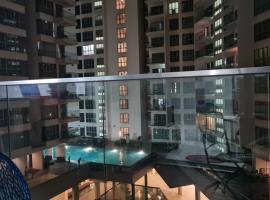 Hostel At Regalia Sky Pool