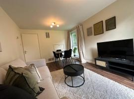 Stylish modern flat, Chapel Allerton sleeps 4, hotel in Moortown