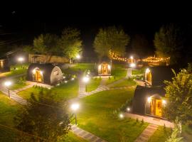 Glamp In Style Pods Resort, căsuță din Bran