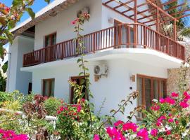 Anna's House with pool, hotel v destinaci Pingwe