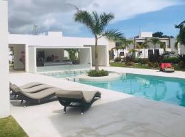 Casa Linda - Habitacion Puerto Morelos-Cancun-Playa Del Carmen, hotel in Puerto Morelos