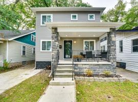 Family-Friendly Ferndale Home 3 Mi to Detroit Zoo, cottage in Ferndale