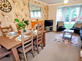 No 23- Large Spacious 3 Bed Home - Parking & WiFi, semesterhus i Nantwich