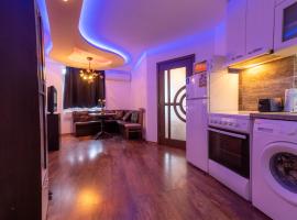 Cozy Apart TOP Center AUBG Free Garage Parking, κατάλυμα με κουζίνα στο Μπλαγκόεβγκραντ