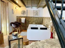 Tufa Guest House, Wellness & SPA - Villa Campus, hotel with parking in Corredoura