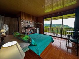Cabaña Paraiso Monteverde - Ocean view Farm - stay, hotel amb aparcament a Monte Verde