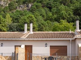 Apartamentos 7 Puentes Sierra Cazorla Las 5 casas iguales, hotel in Burunchel