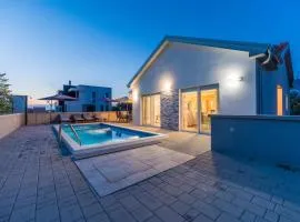 Villa Nicolle only 50meters from the beach - by TA Leut Agency