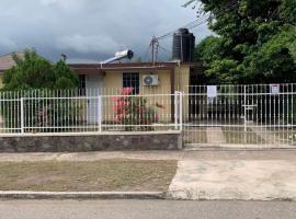 Mona Master suite, allotjament vacacional a Kingston