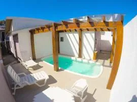 Residencial Viva Torres - Casas com 2 Dorms, Ar e Piscina Aquecida na Praia da Cal